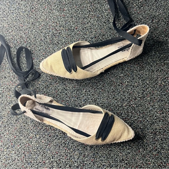 CASTANER BY MANOLO BLAHNIK Cream & Black Lace-Up Canvas Espadrilles Shoes Flat 8 - Picture 11 of 16